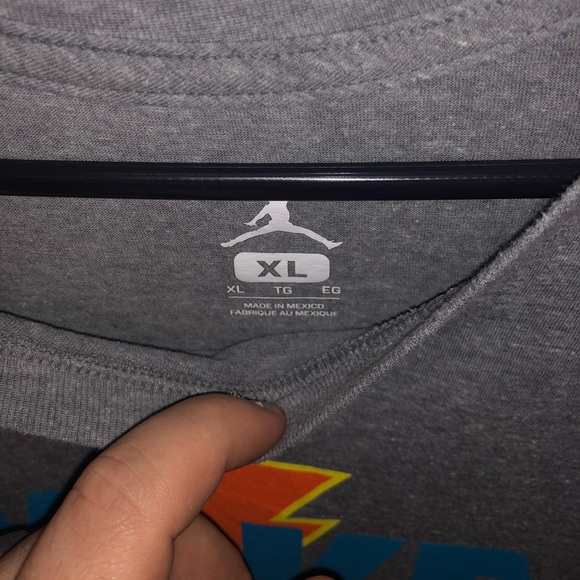 ❌SOLD❌Jordan Gatorade men's shirt - Picture 2 of 2